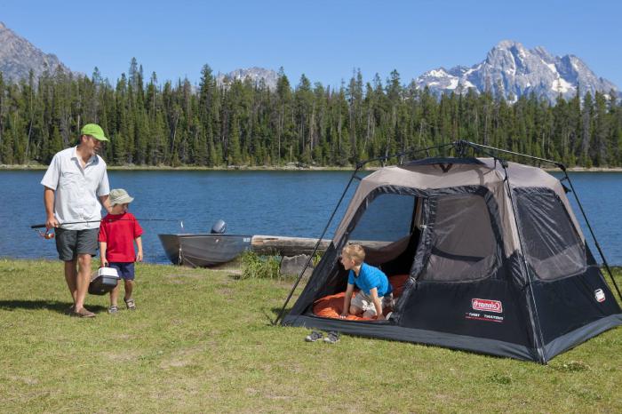 недорогие туристические палатки