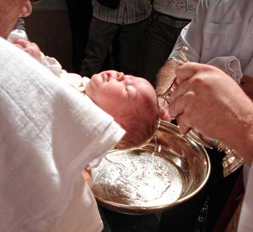 крестить ребенка в августе 