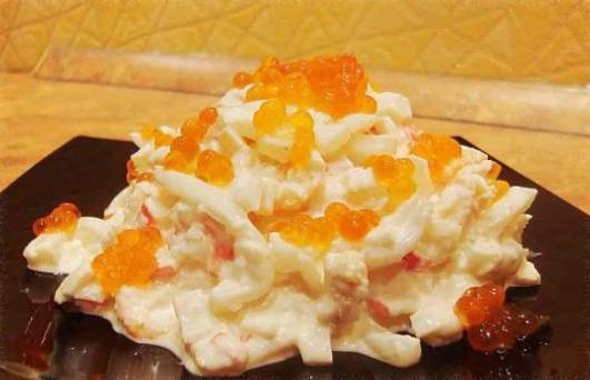 морской салат с красной икрой