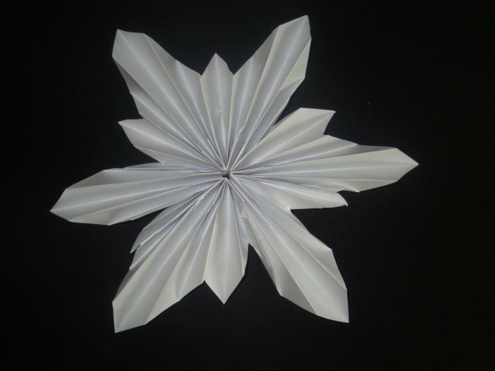 снежинки в технике модульного оригами