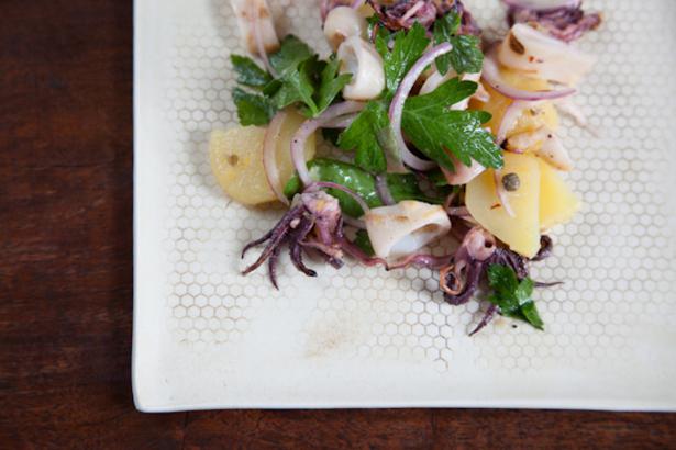 Рецепт салата с кальмарами и кукурузой
