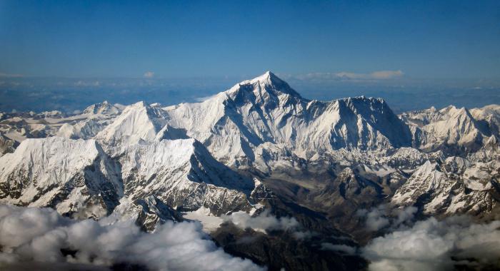 какая самая высокая гора в мире название