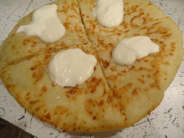 хачапури с сыром на сковороде
