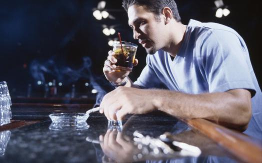 признаки алкоголизма у мужчины на лице