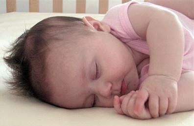 сколько должен спать ребенок в 4 месяца