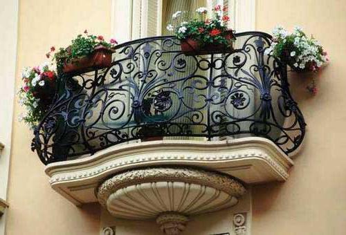 кованый французский балкон