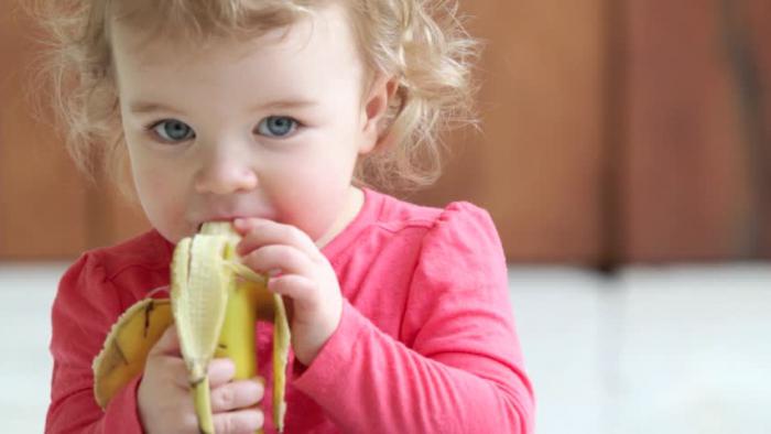 со скольки можно давать банан ребенку
