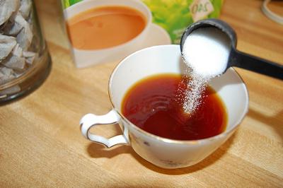 сколько калорий в чае с сахаром