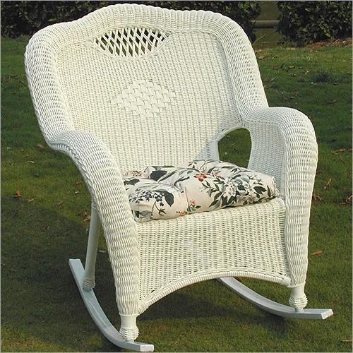 плетеные кресла качалки из ротанга 