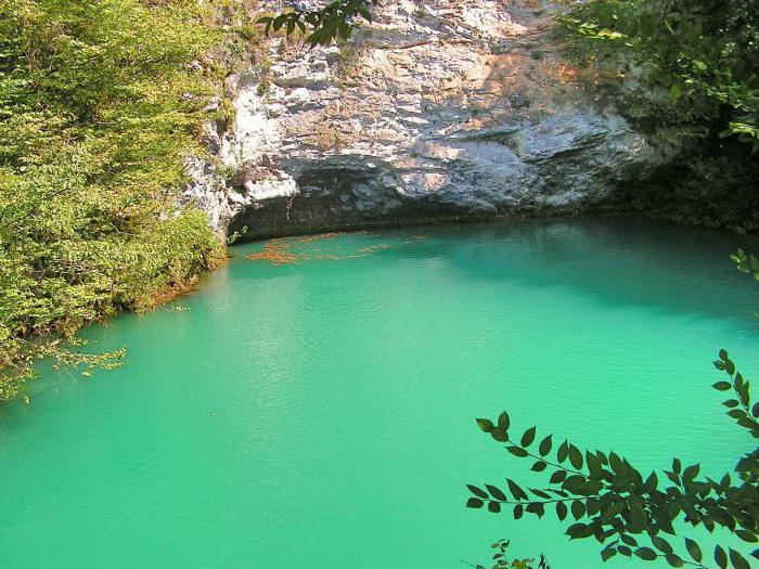 Голубое озеро абхазия