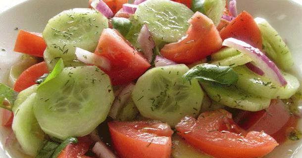 салат из огурцов со сметаной калорийность