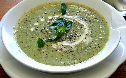 Крем суп из кабачков с сыром.