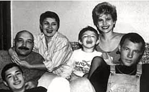 Всеволод Цурило и его семья фото
