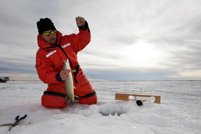 зимняя рыбалка по первому льду