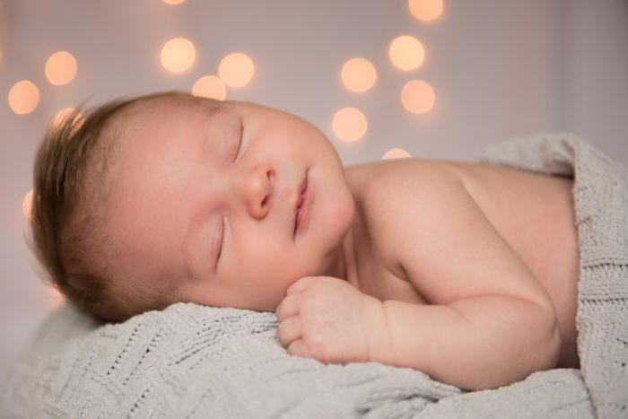 можно ли новорожденному спать на животе