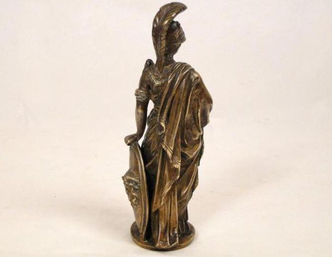 скульптура богини Минервы