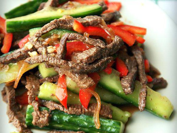 Салат огурцы с мясом по корейски