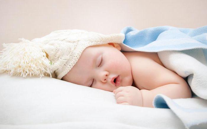 почему ребенок потеет во время сна комаровский 