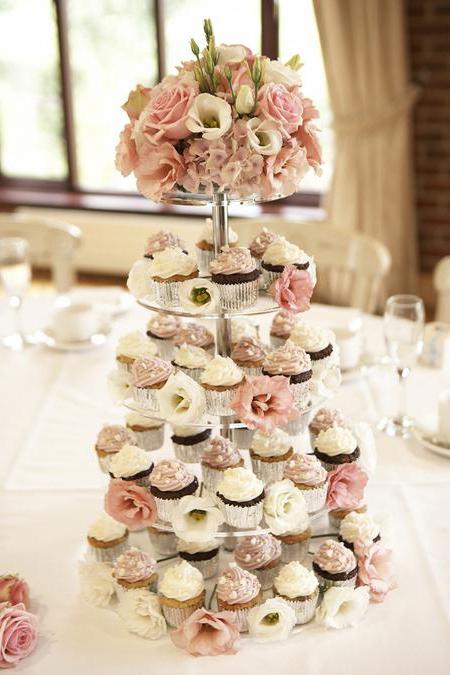 свадебный торт с капкейками фото