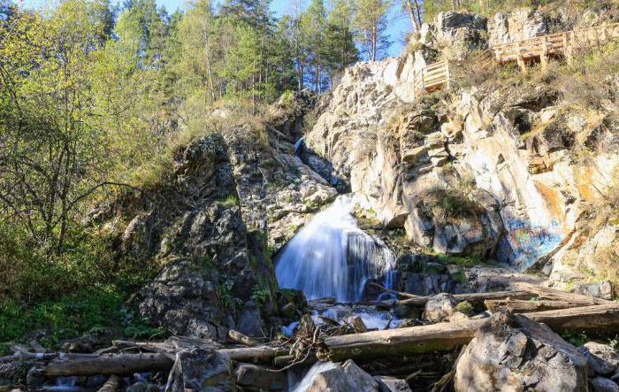 Камышлинский водопад горный