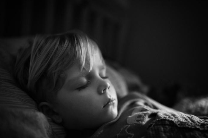 почему нельзя фотографировать спящих детей