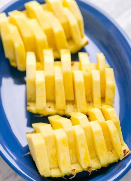 как почистить ананас ножом