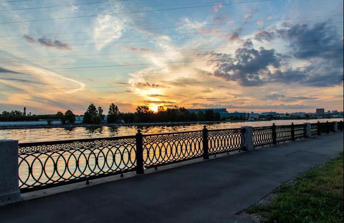 где лучше покататься на роликах в москве