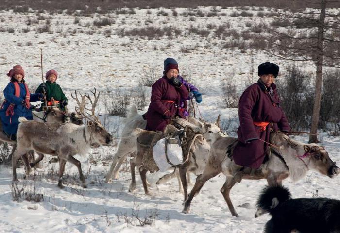 как выглядят буряты в национальных костюмах