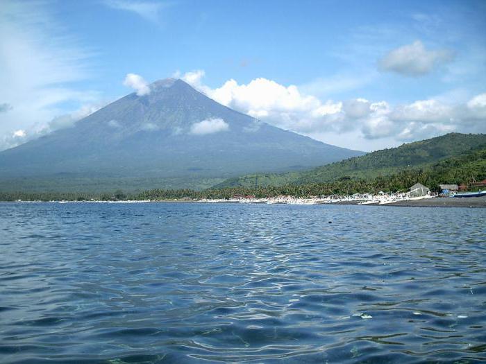 Активность вулкана на Бали