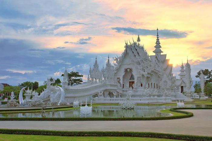 храм Ван Ронг Кхун в Таиланде
