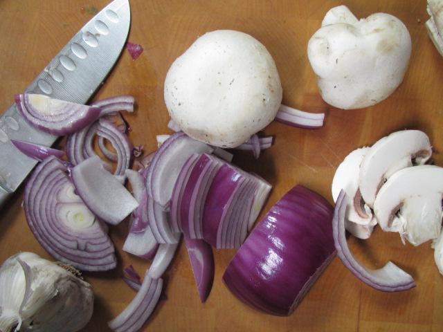 суп с шампиньонами и картофелем и сыром
