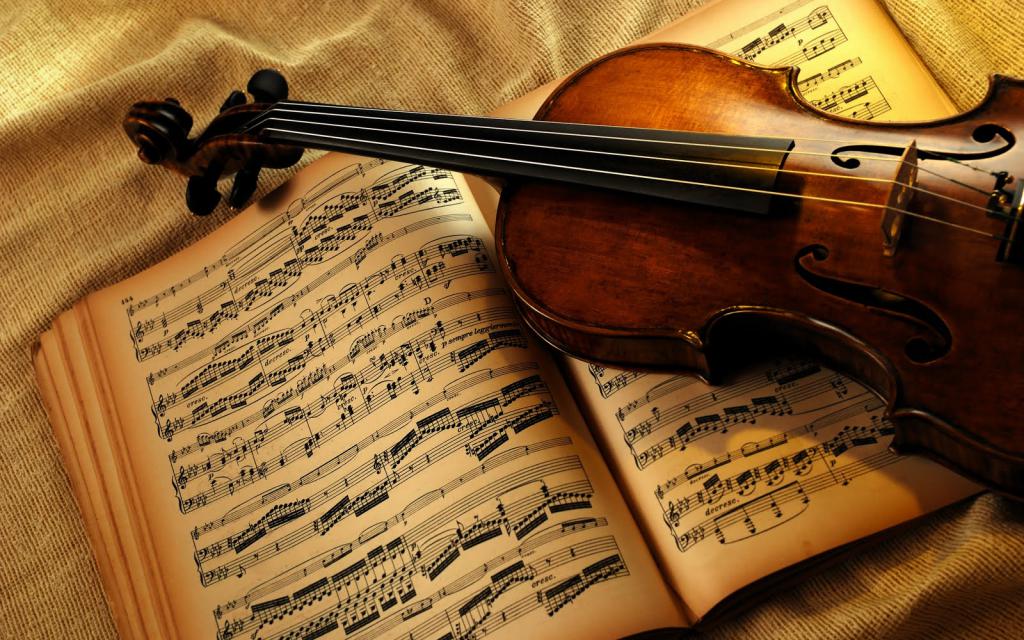 Ноты и скрипка