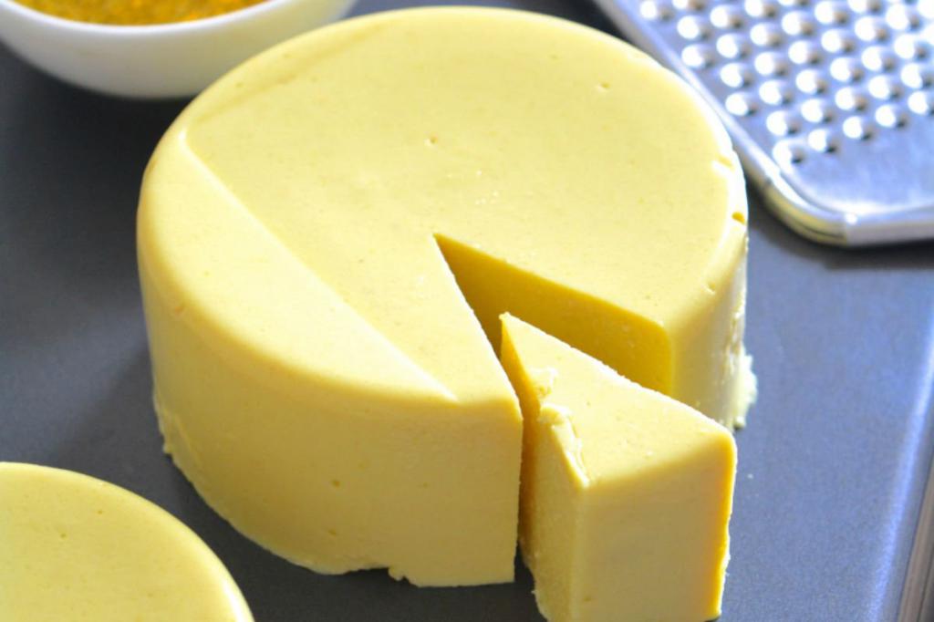 как сохранить сыр в холодильнике долго