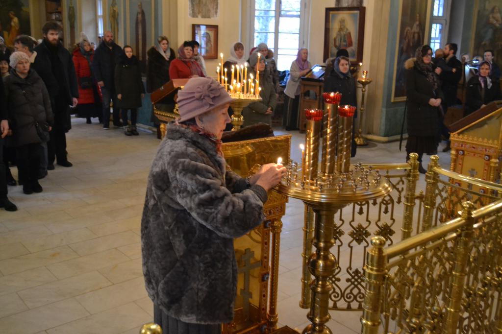 служба в праздник 7 декабря