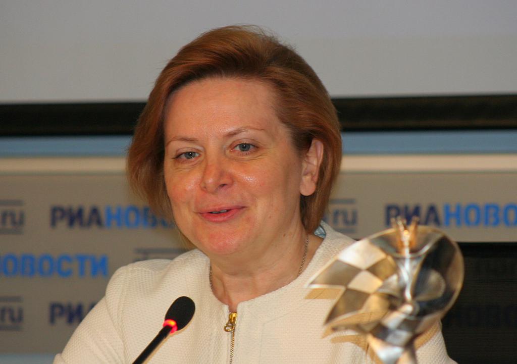 Наталья Комарова на пресс-конференции