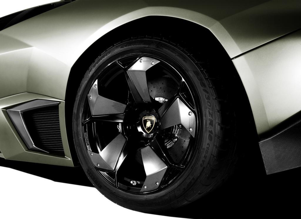 Lamborghini Reventon wheel