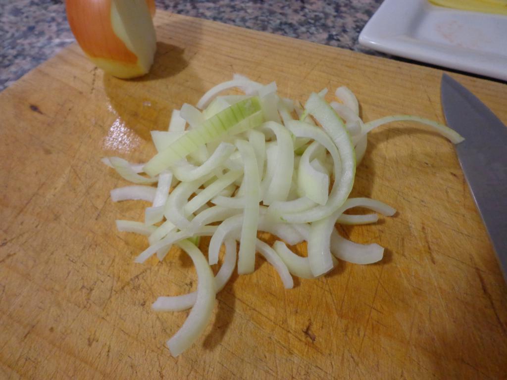 Лук полукольцами