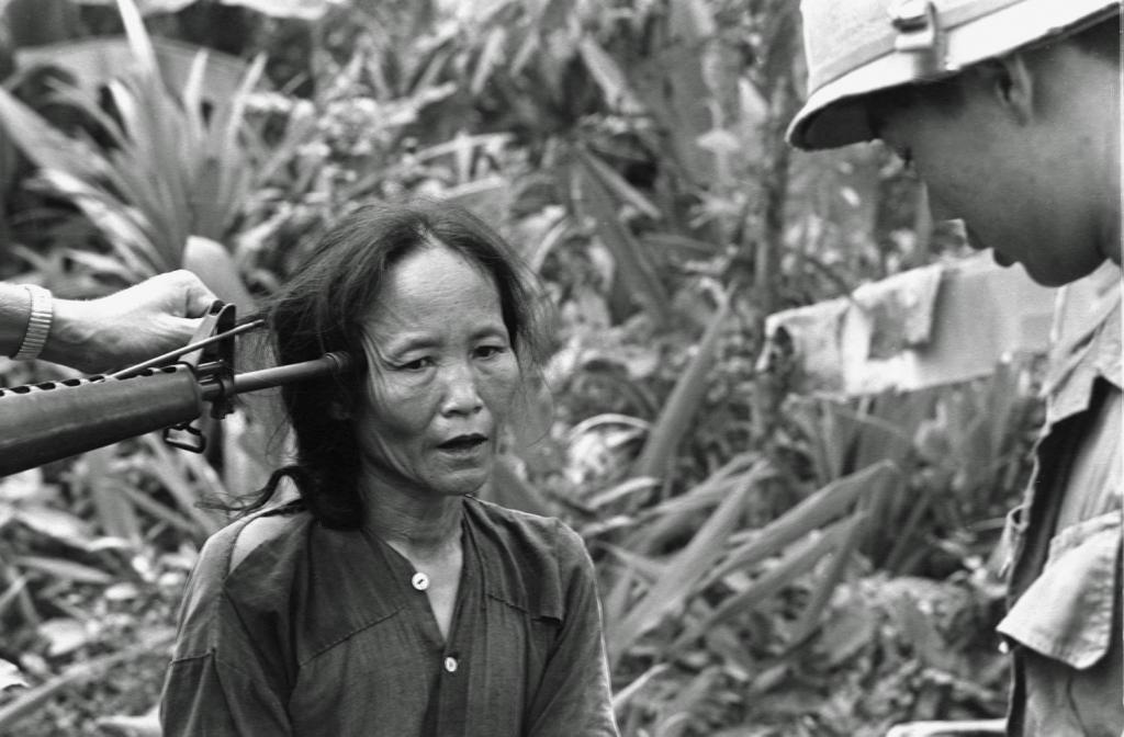 расстрел вьетнамской партизанки