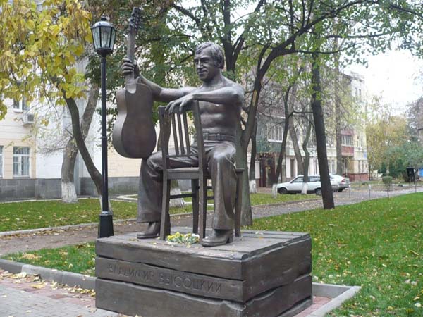 памятник высоцкому
