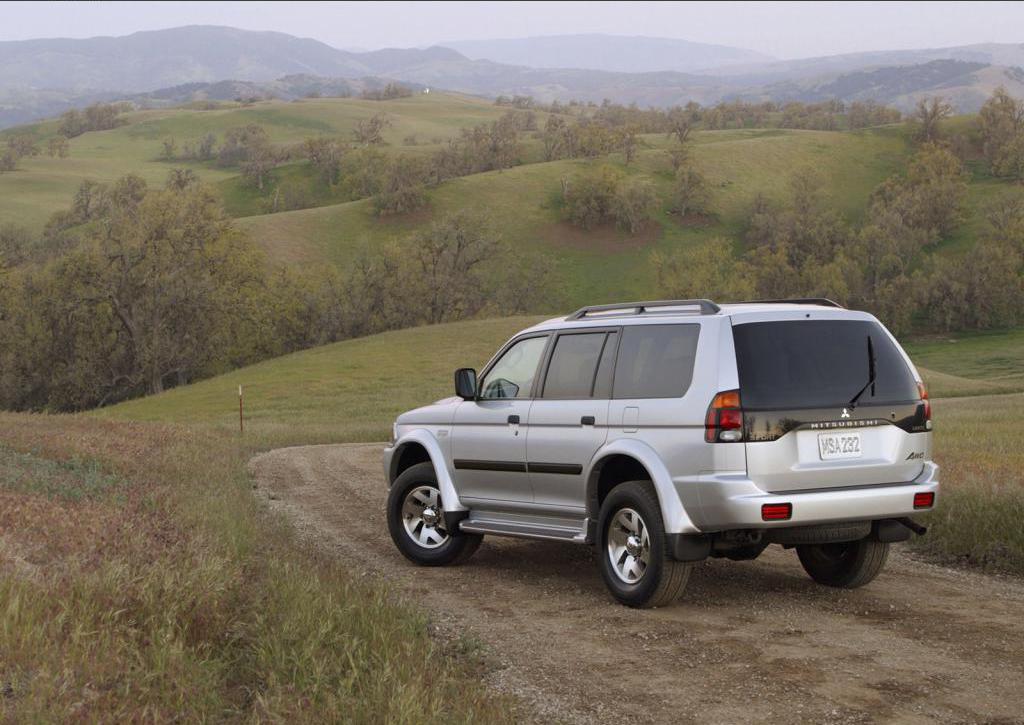 mitsubishi pajero montero sport