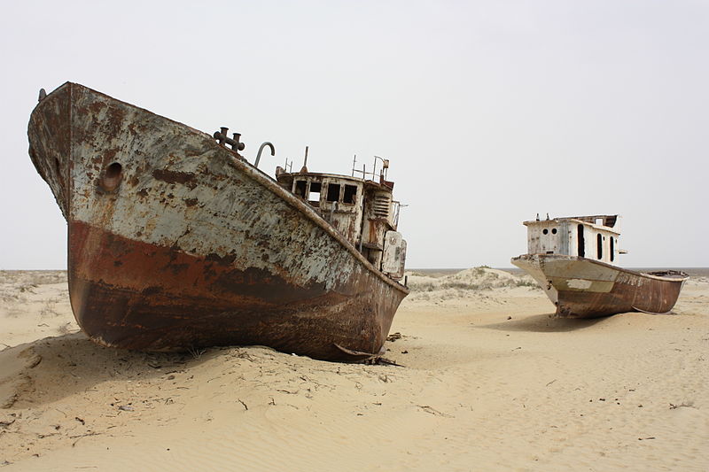 Корабли на дне Аральского моря