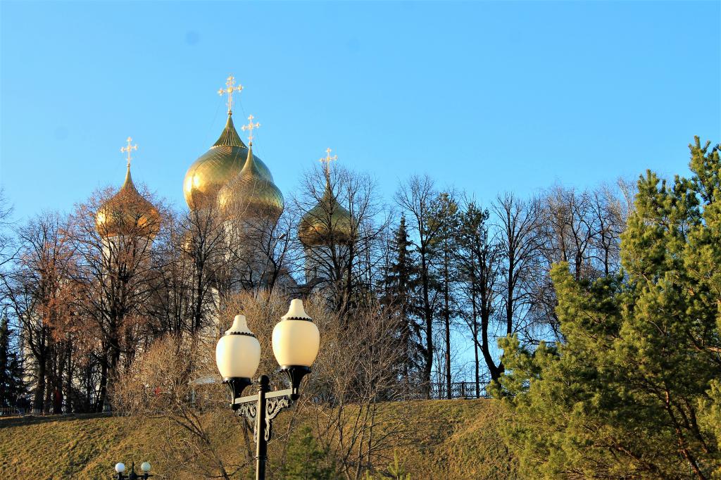 В храме лучше молиться