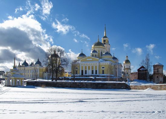 монастырь на селигере