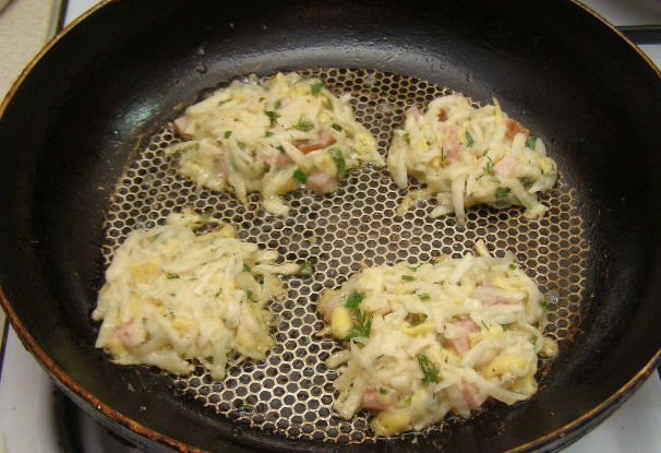 драники с ветчиной и сыром