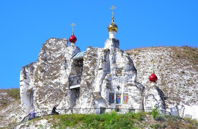 монастырь в Дивногорье