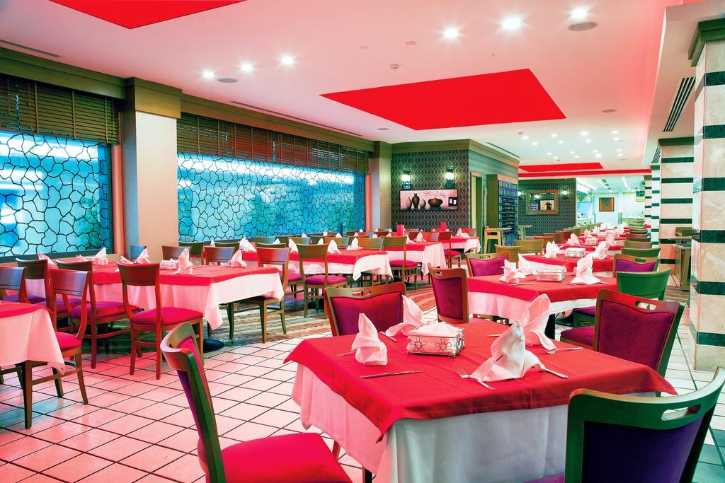 Ресторан в Belconti Resort Hotel