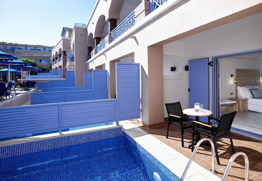 Номер с собственным бассейном в Mitsis Rodos Village 4*