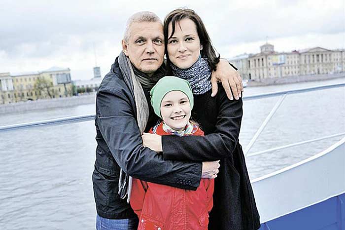 Александр Галибин с женой и дочерью