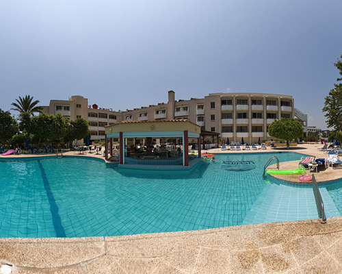 Отель в Кипре