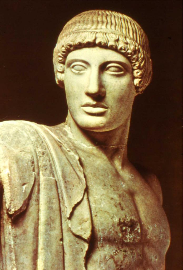 Одно из древнейших скульптурных изображений бога Аполлона
